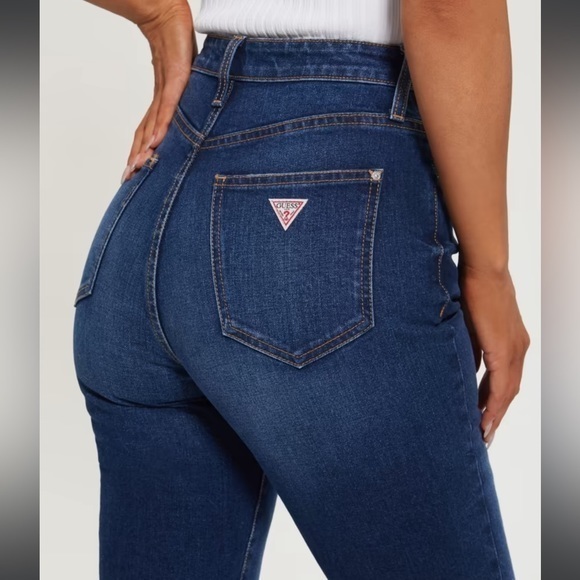 Guess split hem relaxed straight jeans - brand new - Picture 6 of 6